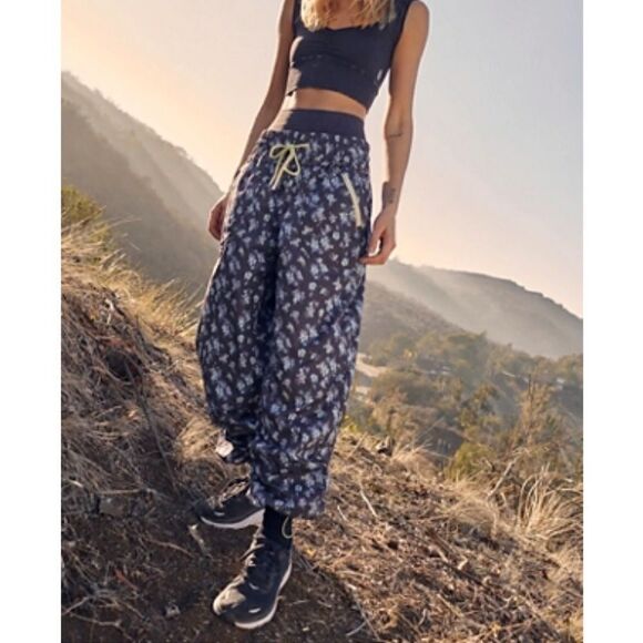 New Free People Movement Floral track  joggers windbreaker pants size  M NWOT - Picture 1 of 8